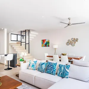 Entire House- 3br With Private Roof Deck , Playa del Carmen Mexico