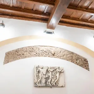 Domus Castle Colosseum - Rione Monti , Rome Italy