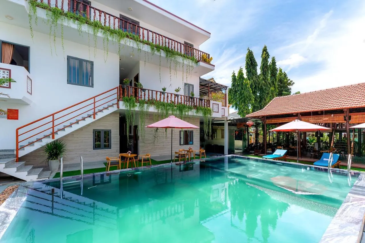 Alley Garden Homestay Hoi An Vietnam